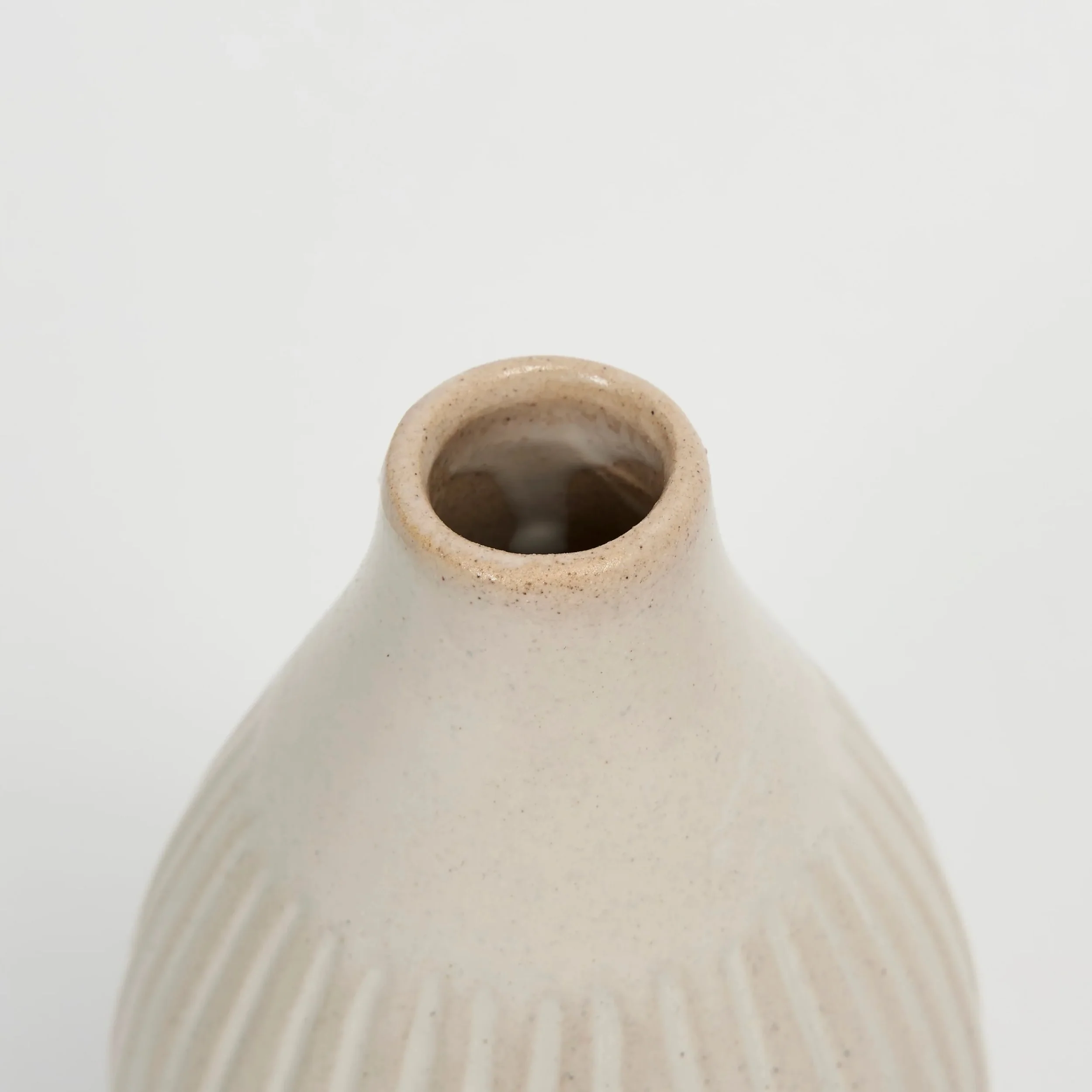 Cream Grooved Bud Vases (Set of 3) - Image 4
