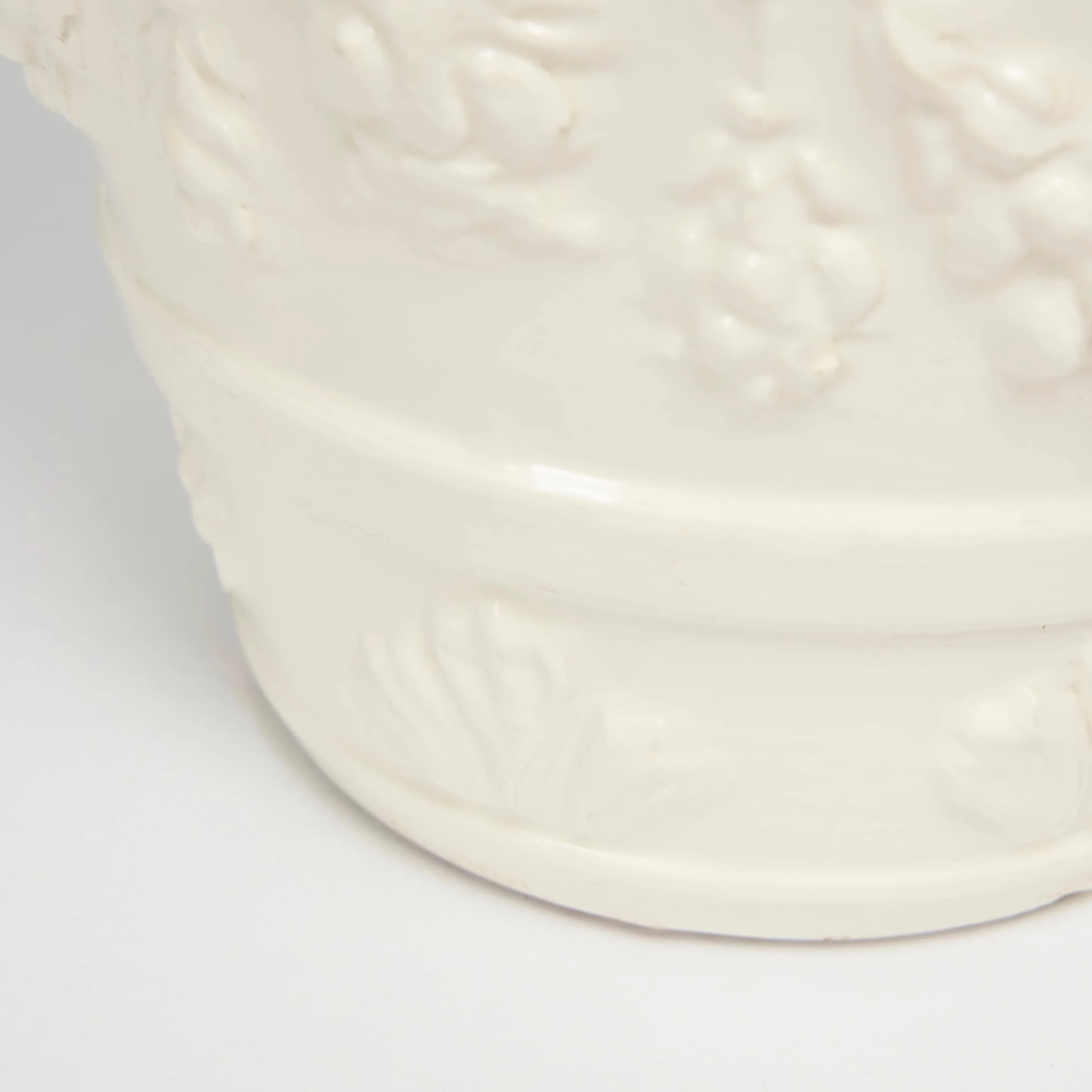 White Fruit Bucket - Image 3