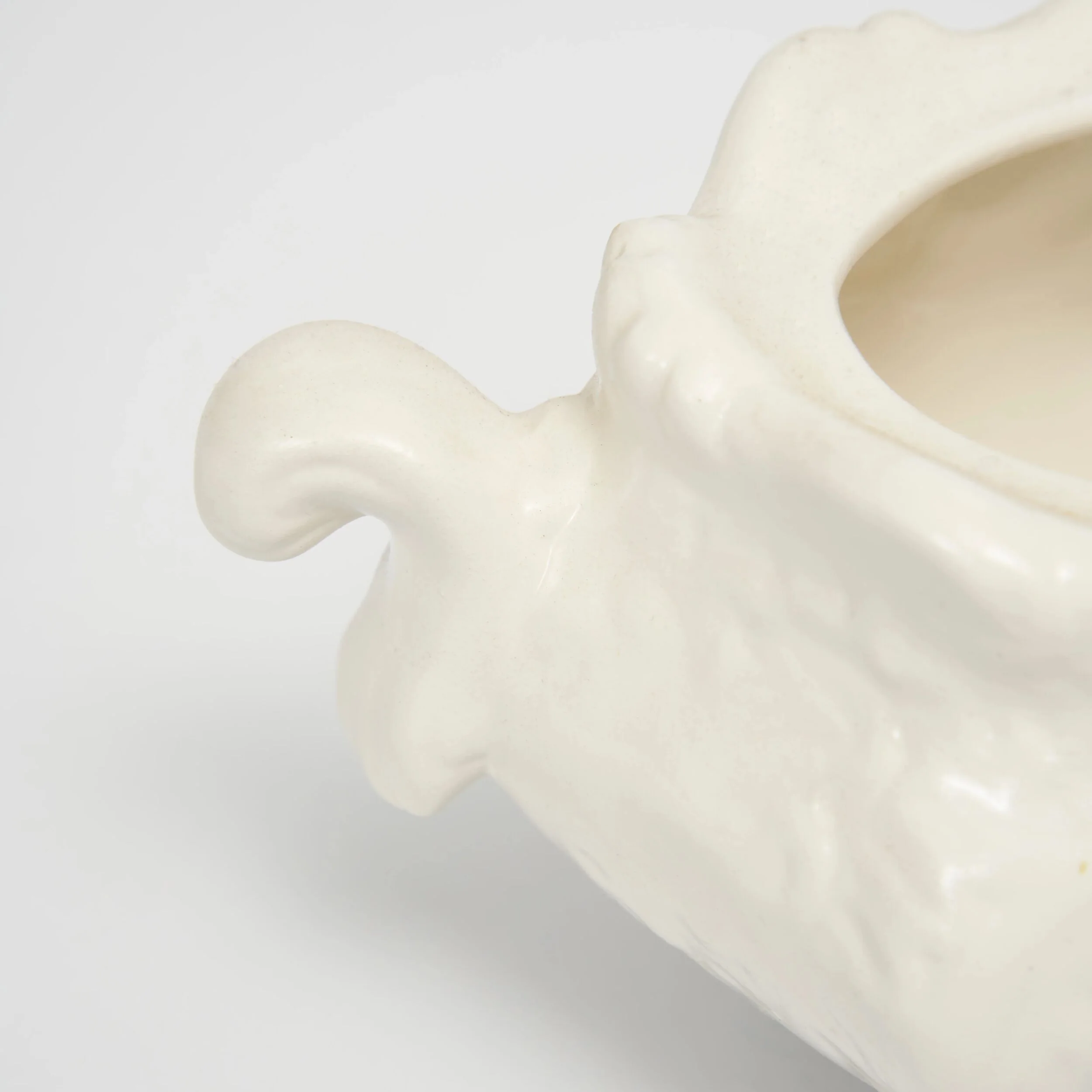White Patterned Boat Bowl - Image 4